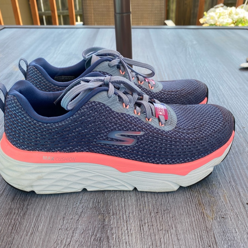 New Sketchers Ultimate Cushion